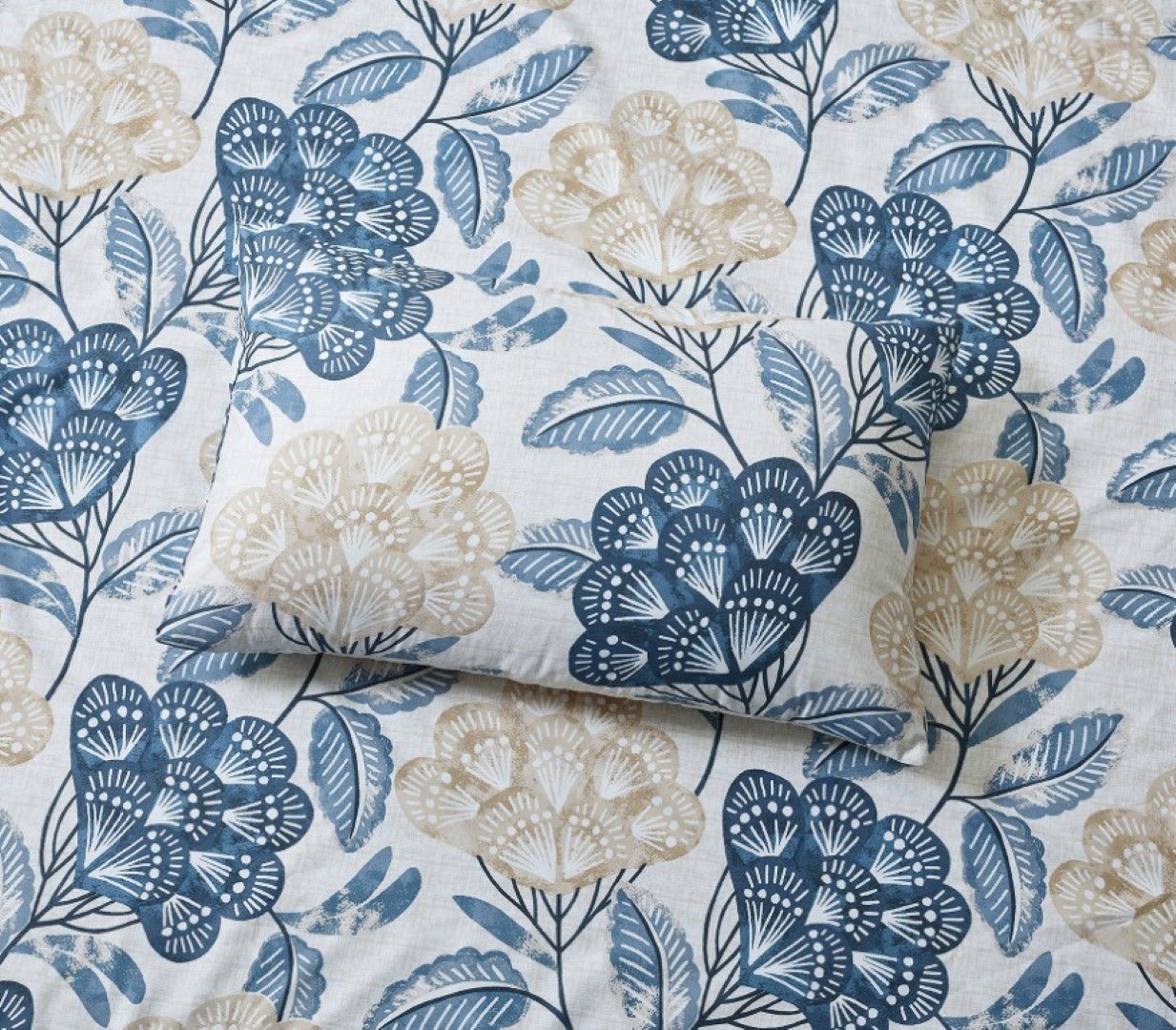 Breathable Microfibre Quilt Duvet Cover Set With Fitted Sheet - Image 14