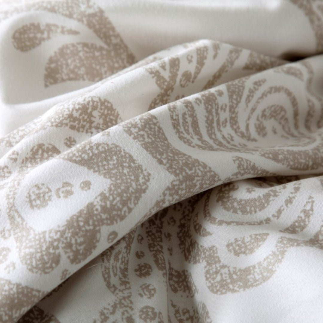 Breathable Microfibre Quilt Duvet Cover Set With Fitted Sheet - Image 30