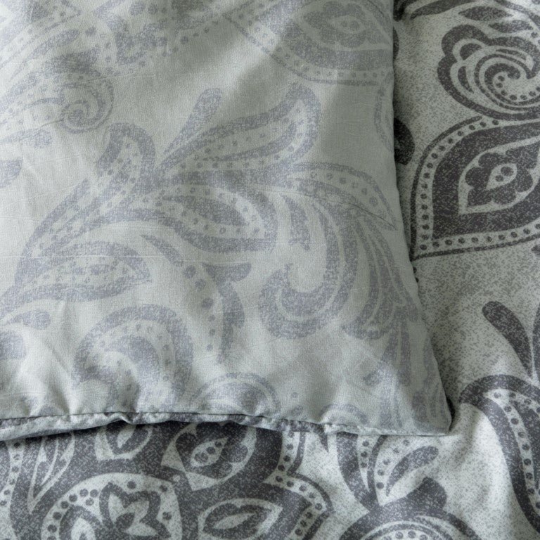 Breathable Microfibre Quilt Duvet Cover Set With Fitted Sheet - Image 50