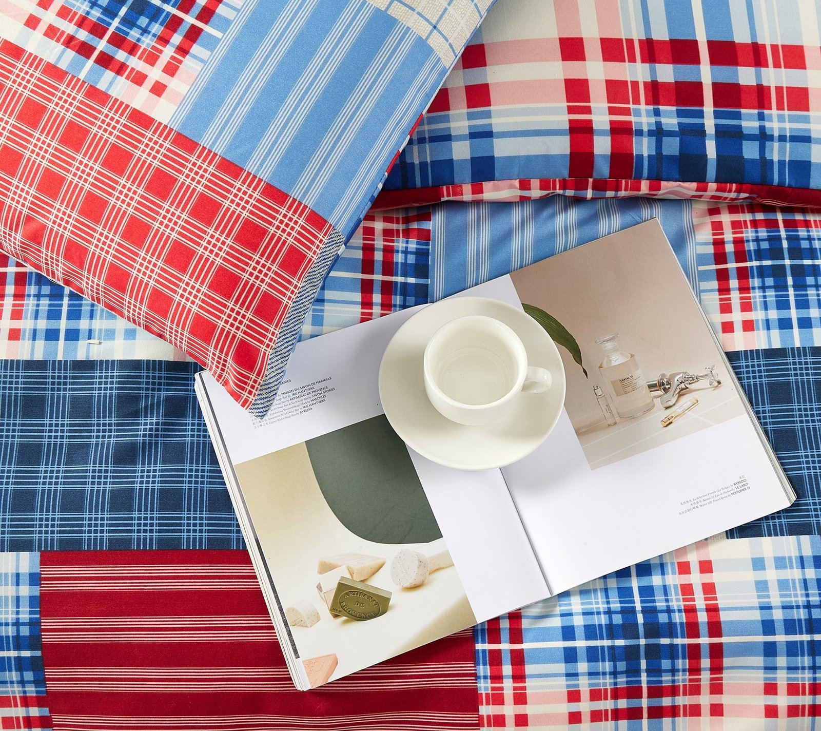 Breathable Microfibre Quilt Duvet Cover Set With Fitted Sheet - Image 78