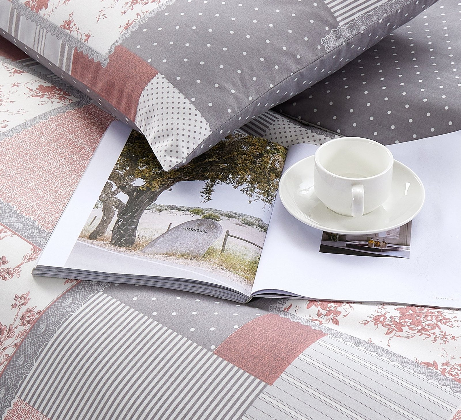 Breathable Microfibre Quilt Duvet Cover Set With Fitted Sheet - Image 80