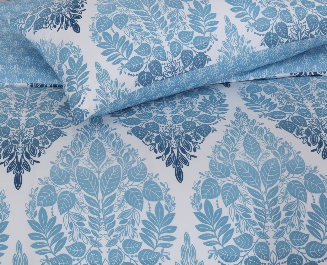 Breathable Microfibre Quilt Duvet Cover Set With Fitted Sheet - Image 138