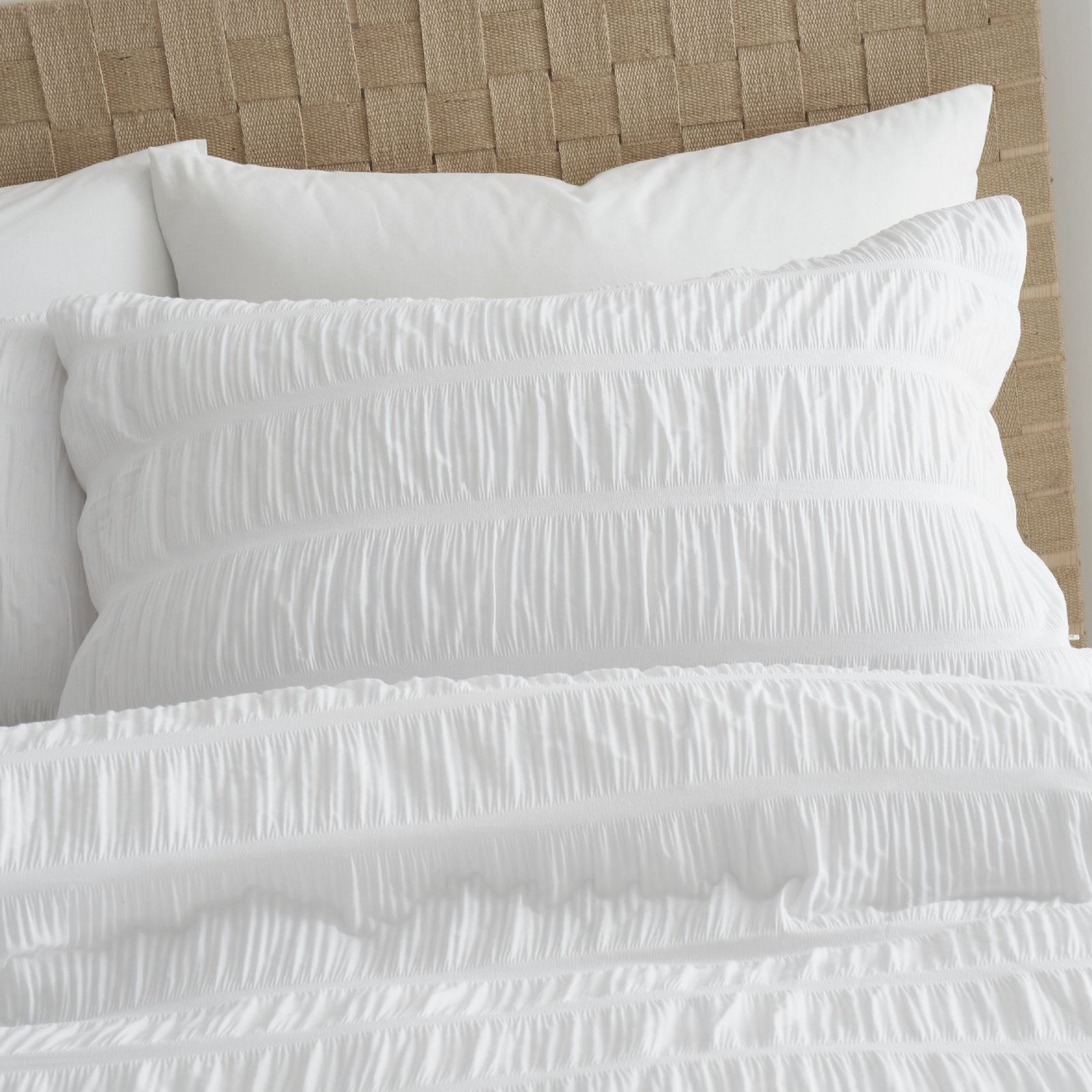 Catherine Lansfield Seersucker Duvet Cover Bedding Set White - Image 2