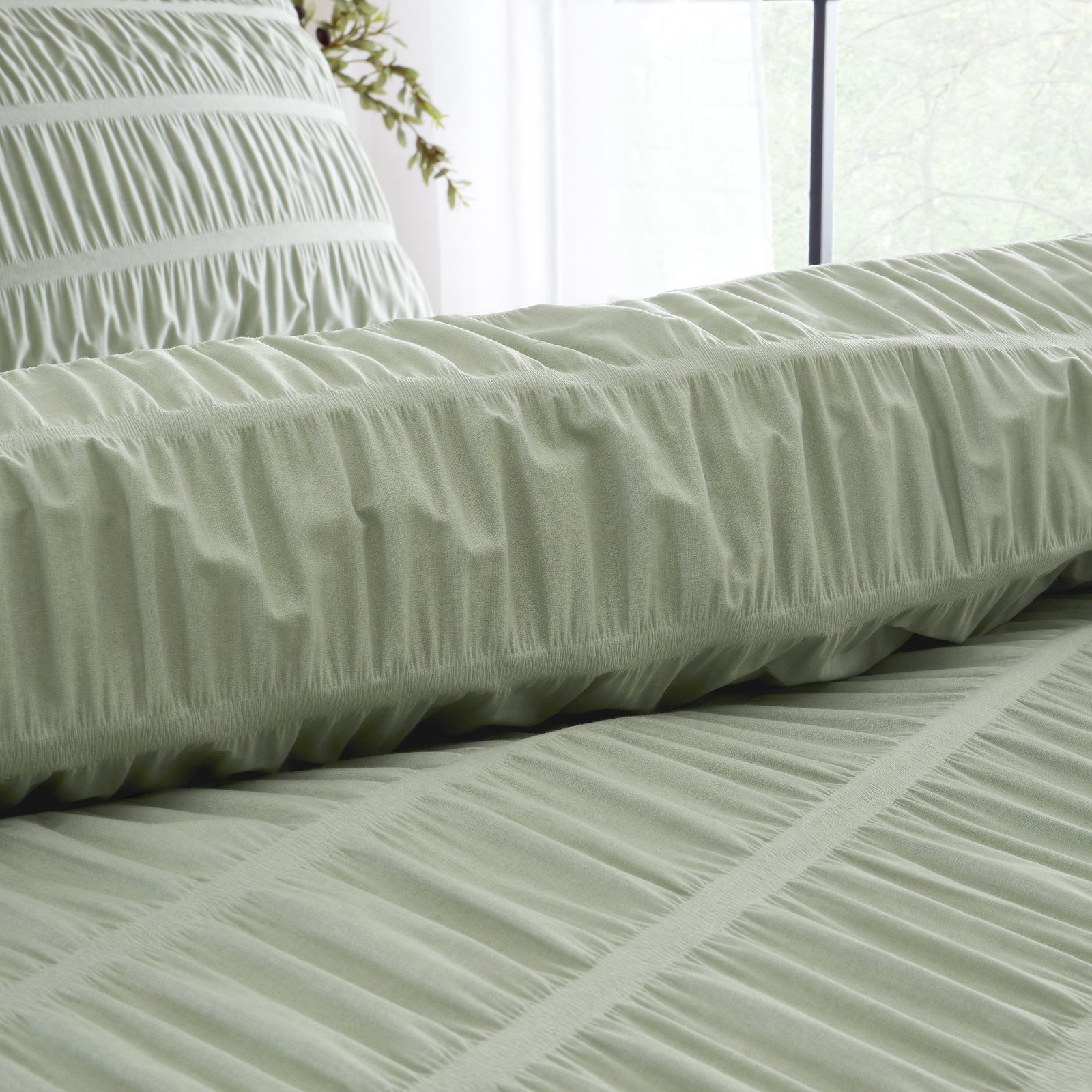 Catherine Lansfield Seersucker Duvet Cover Bedding Set Sage - Image 3