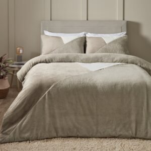 Catherine Lansfield Cosy Larsson Fleece Backed Duvet Cover Bedding Set Natural