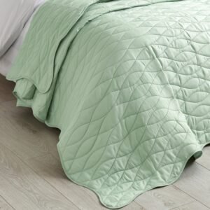 Catherine Lansfield Scallop Waves 240cm x 260cm Quilted Bedspread Green