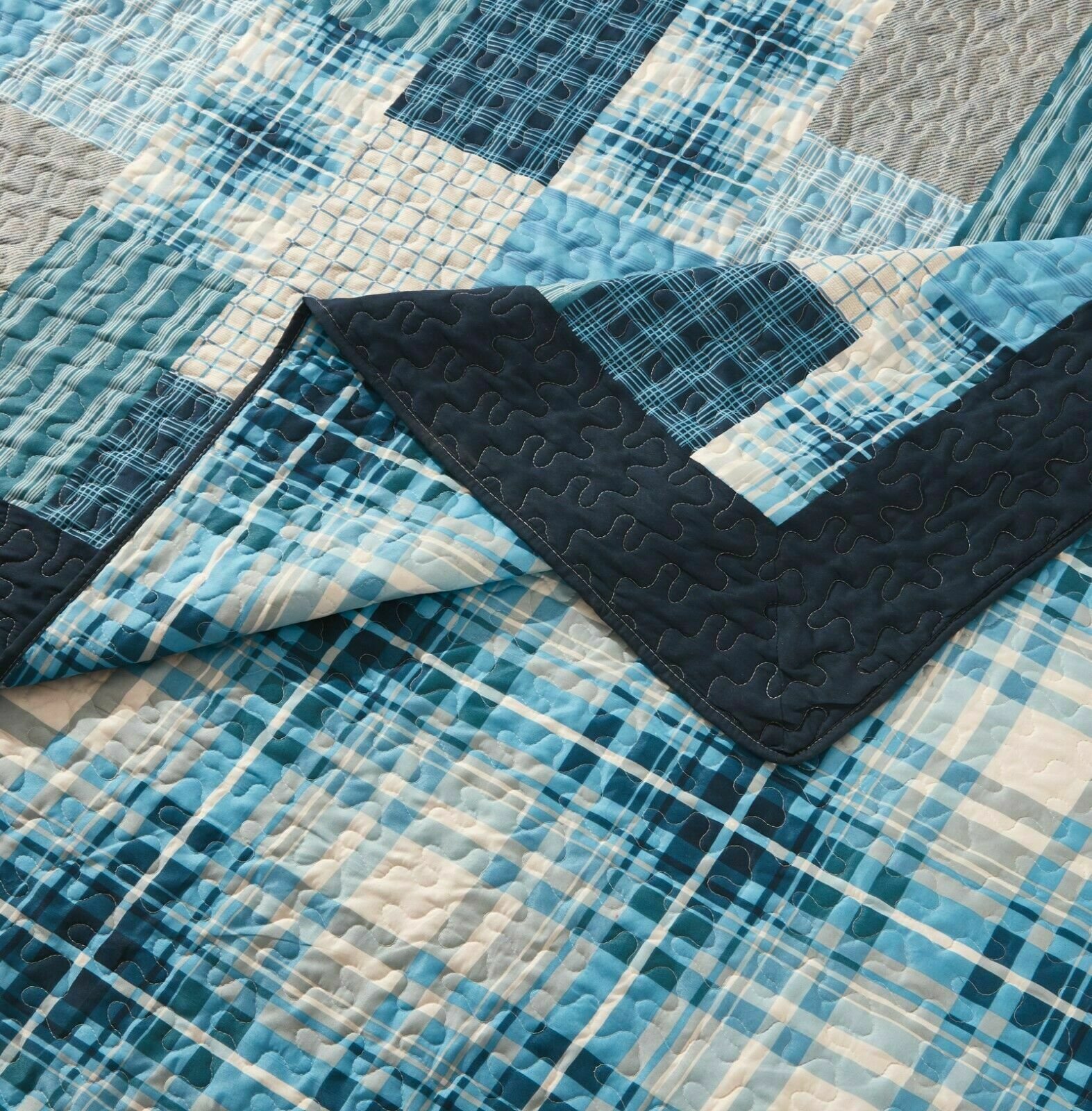 Luxury Quilted Patchwork Embroidered Bedspread Comforter with Pillow Case - Image 12