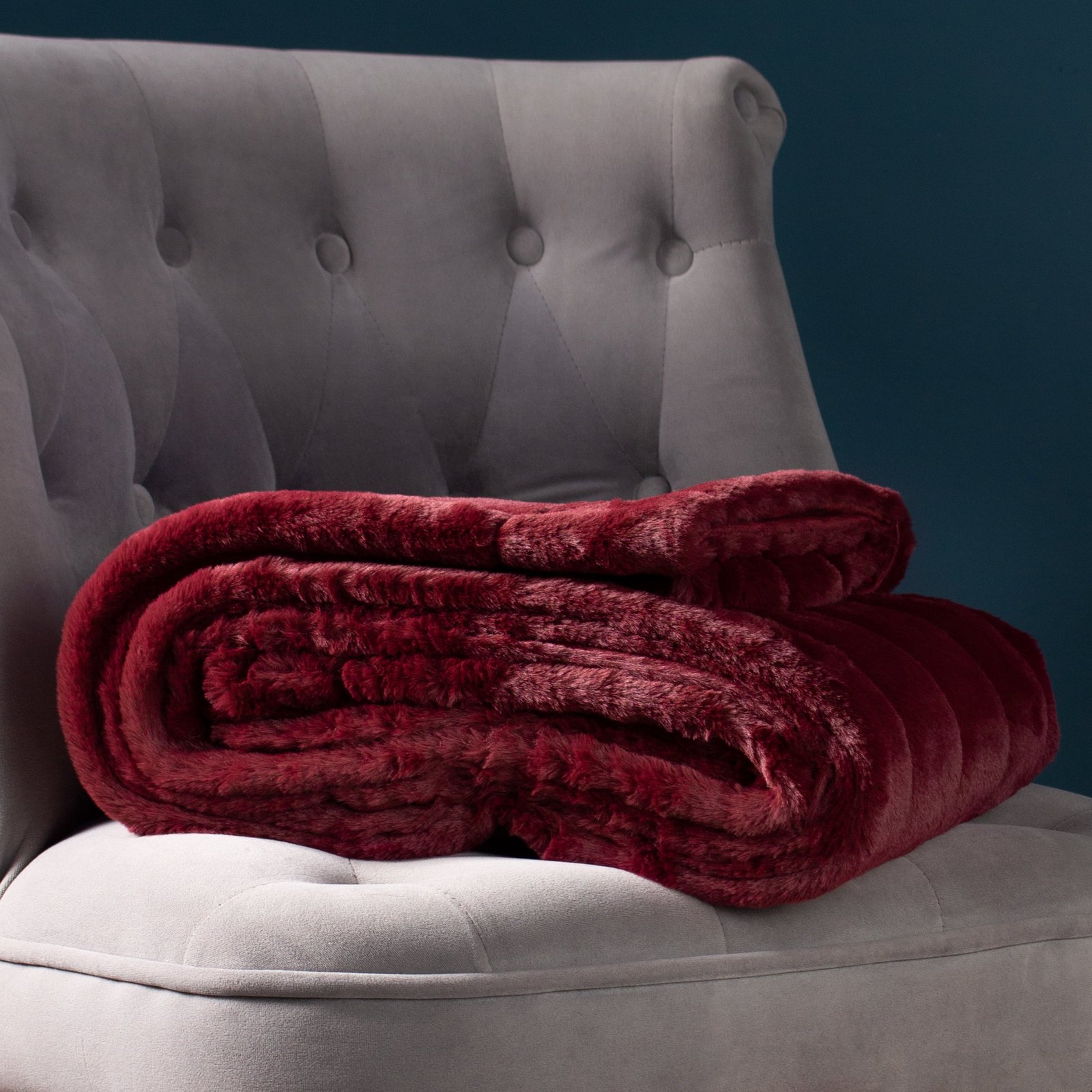 Paoletti Empress Faux Fur 130cm x 180cm Throw Ruby