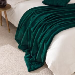 Paoletti Empress Faux Fur 140cm x 200cm Throw Emerald