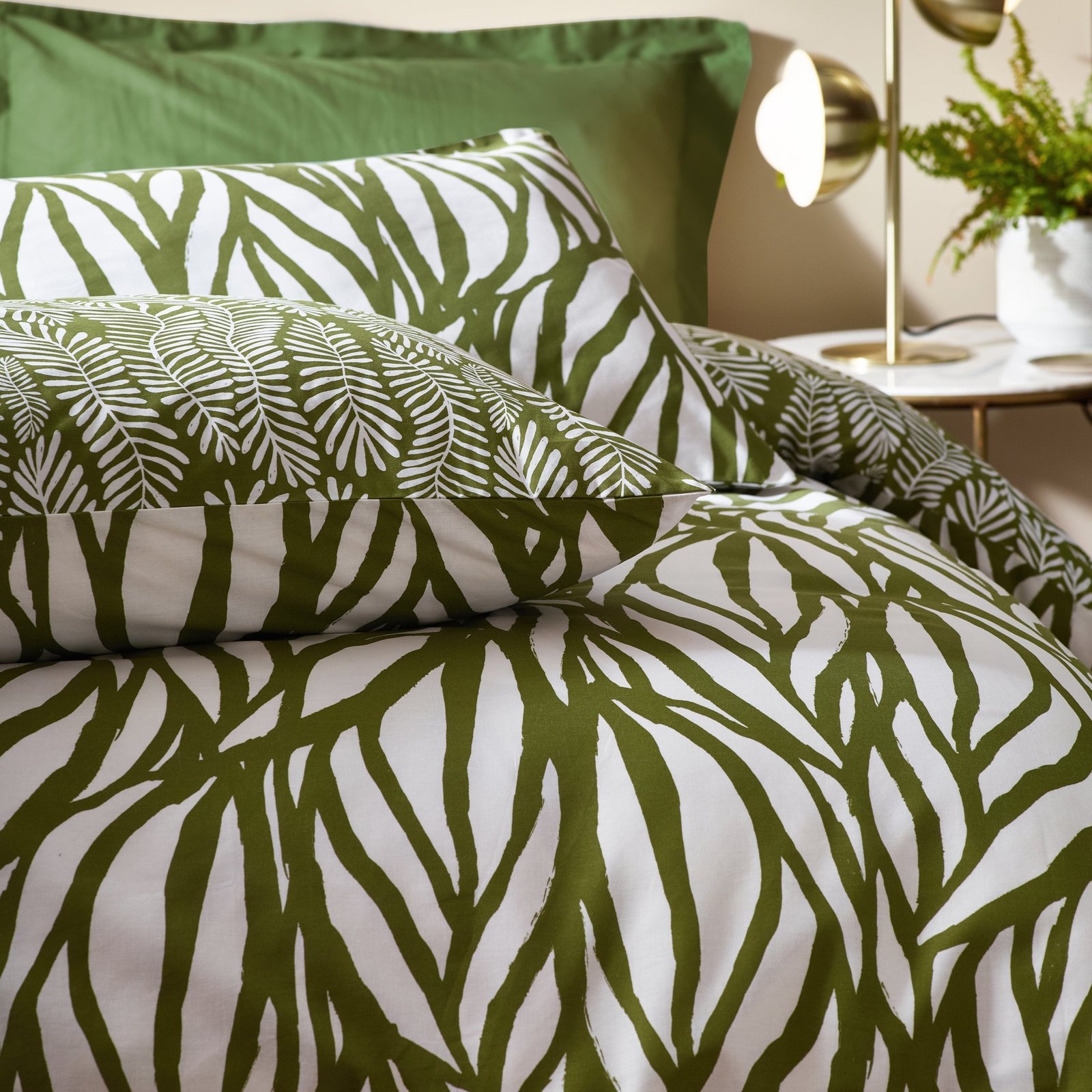 Hoem Frond Abstract Cotton Rich Reversible Duvet Cover Bedding Set Olive - Image 5