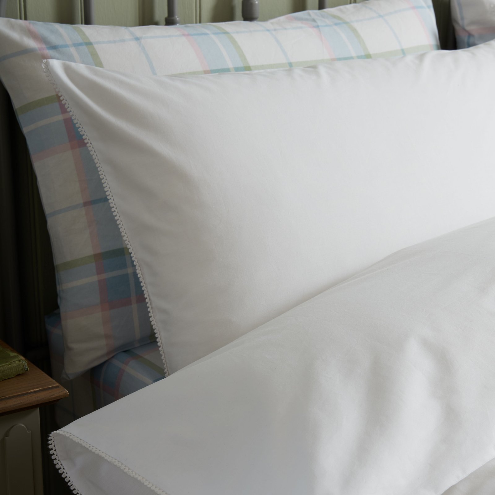 Laura Ashley Rianne Pillowcase Housewife White