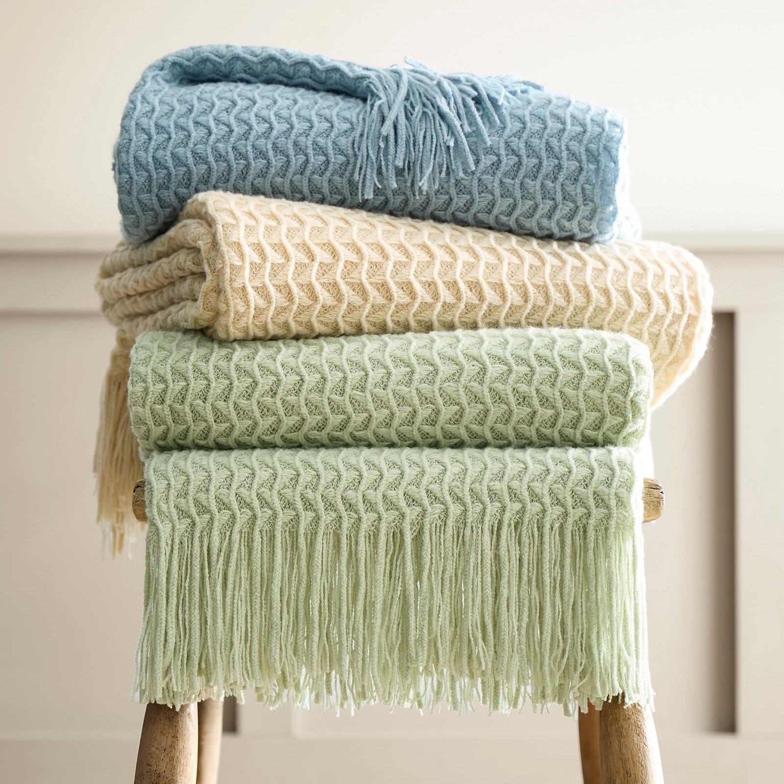 Appletree Textured Knit Heavy Weight 130cm x 180cm Throw Blue - Image 3
