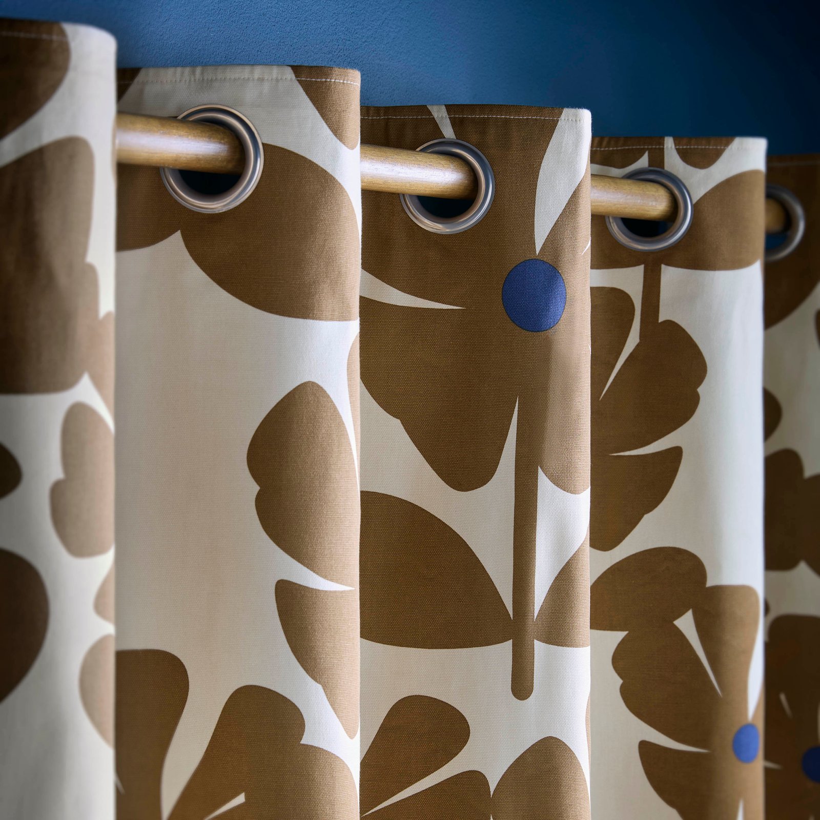 Orla Kiely Wildflower Ready Made Eyelet Curtains Coffee - Image 2