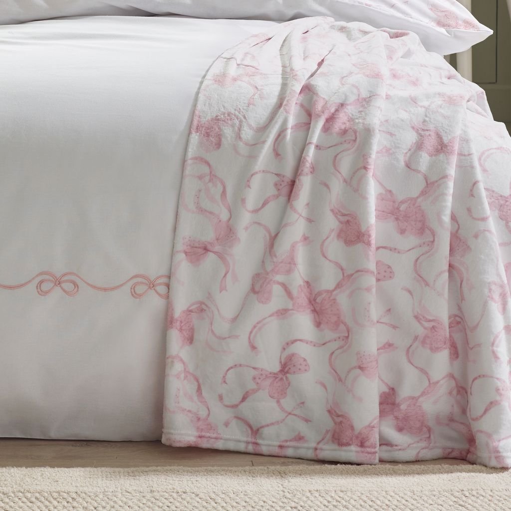 Catherine Lansfield Bow 200cm x 240cm Bedspread Pink - Image 3